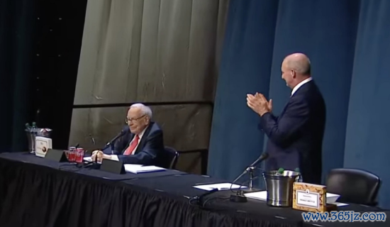 配资咨询平台 巴菲特突然官宣：年底辞任伯克希尔CEO “接班人”懵了